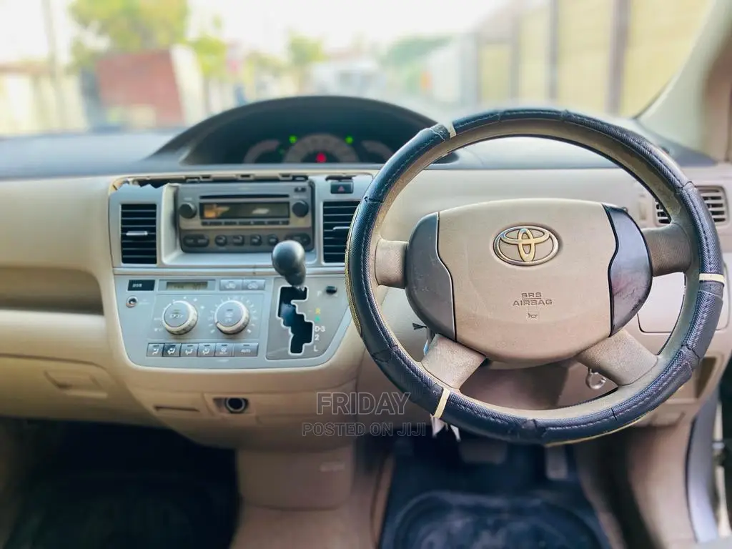Toyota Raum 1.5 FWD 2004 Silver
