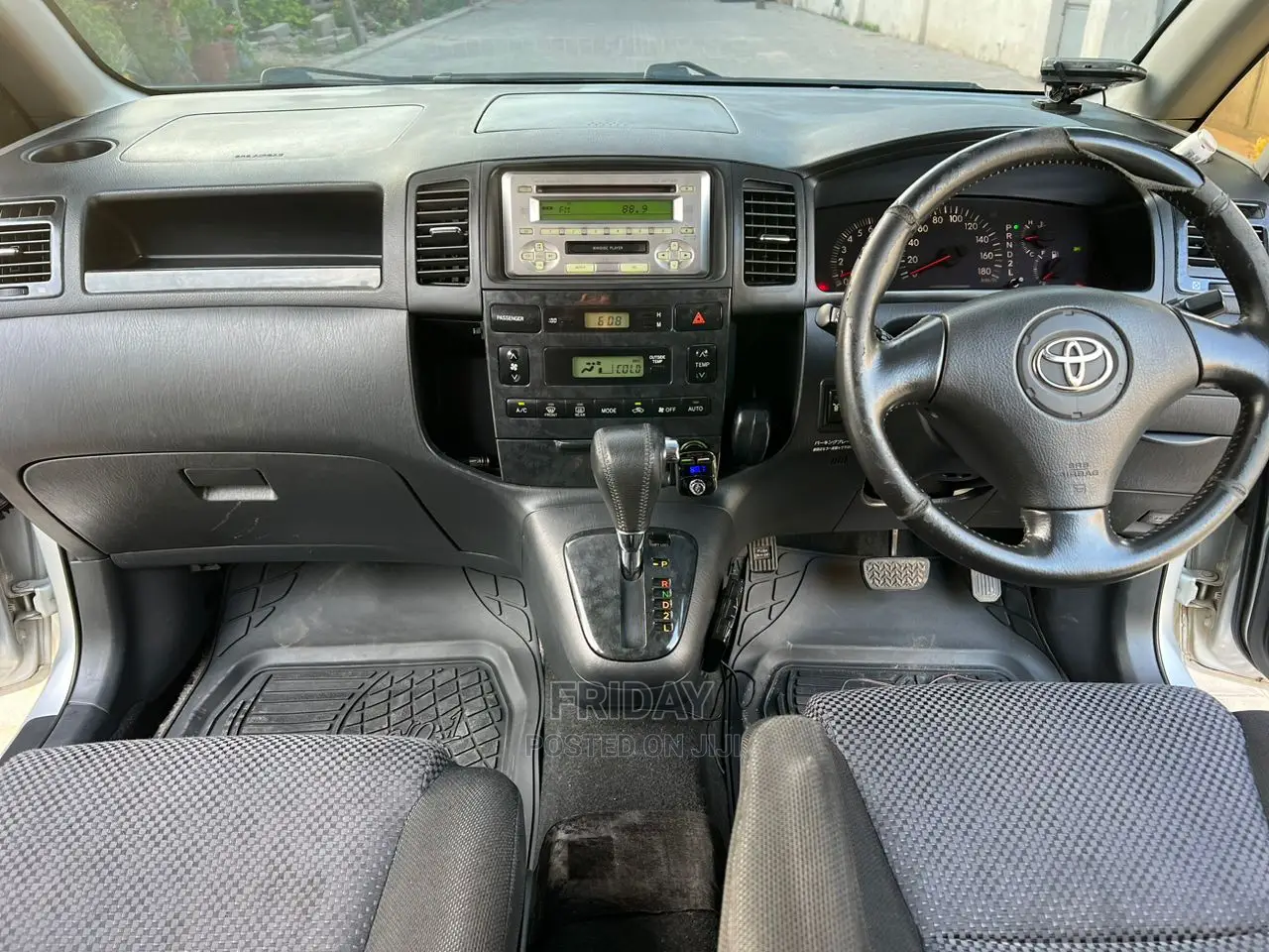 Toyota Raum 1.5 FWD 2004 Silver
