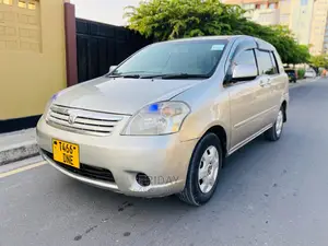Toyota Raum 1.5 FWD 2004 Silver