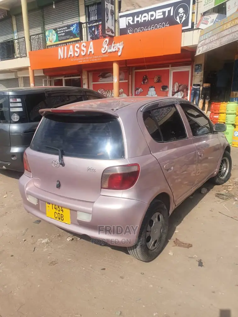 Toyota Vitz 1.3 FWD 5dr 2002 Pink