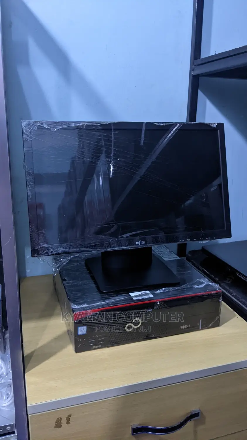 Fujitsu Esprimo D757/E85+ 4GB Intel Core I3 HDD+SSD 500GB