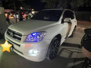 Toyota RAV4 2.5 2010 White