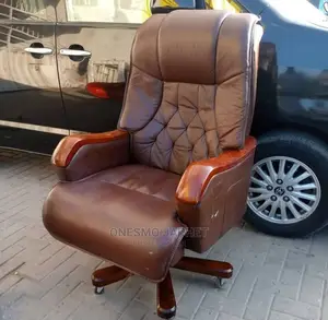 Excegative Chair