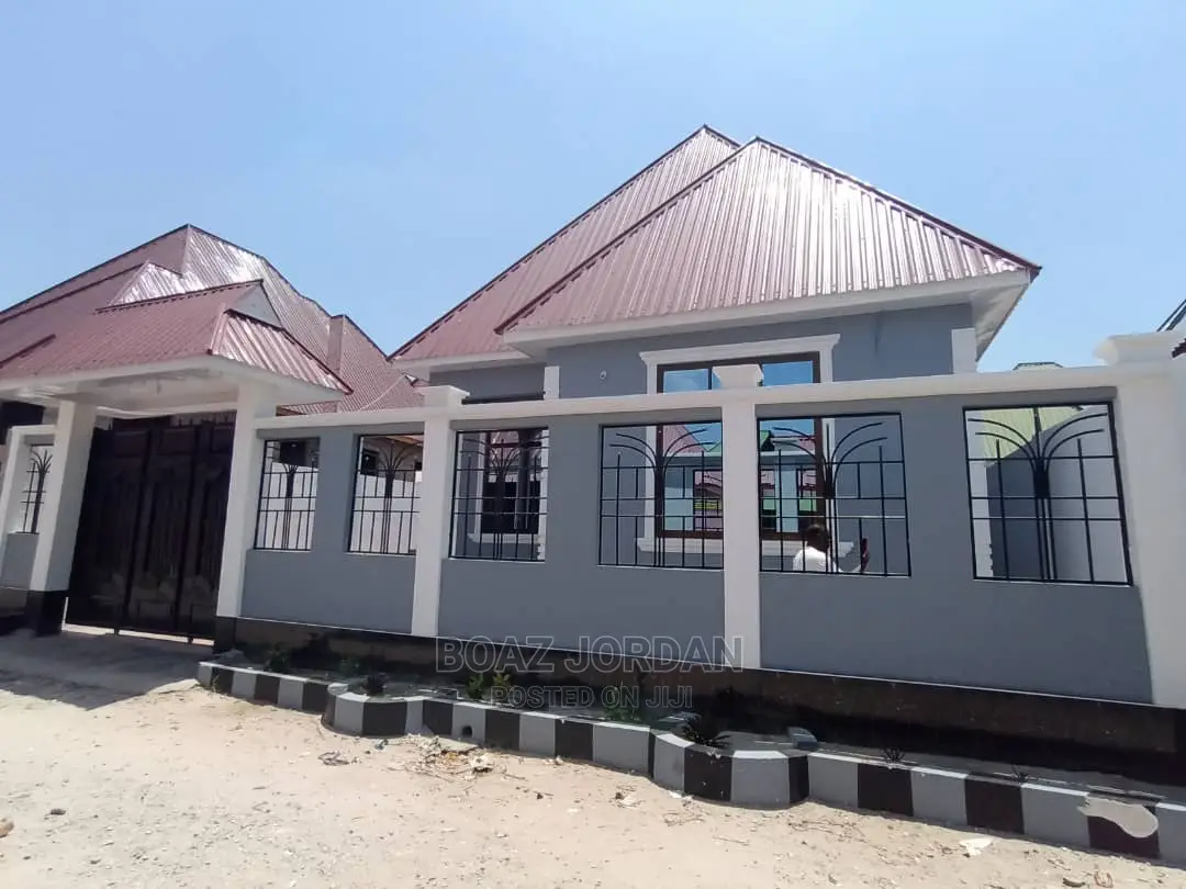 3bdrm House in Graphite Estate, Chamazi for Sale