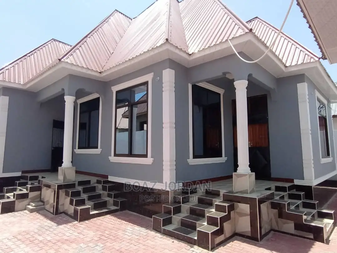 3bdrm House in Graphite Estate, Chamazi for Sale