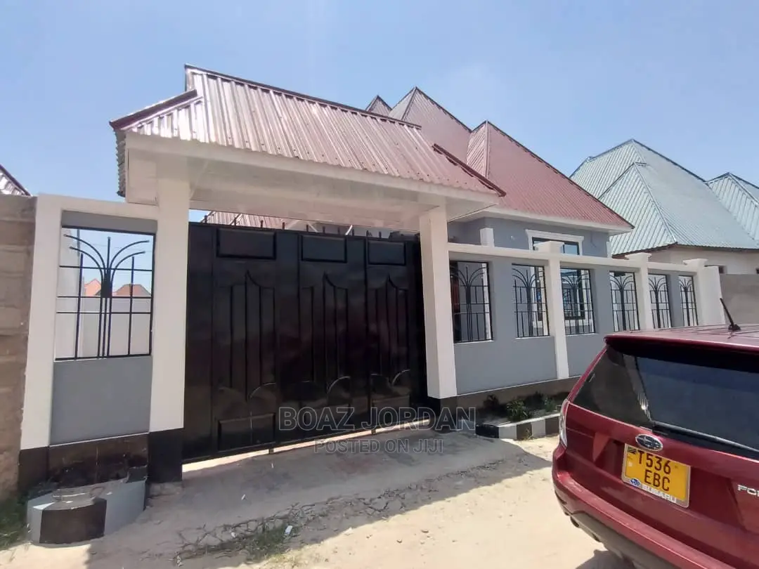 3bdrm House in Graphite Estate, Chamazi for Sale
