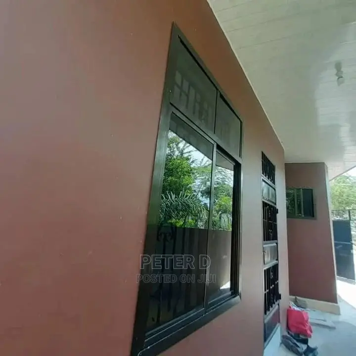 1bdrm Apartment in Kimara for rent