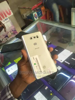 New LG V30 Plus 128 GB Silver