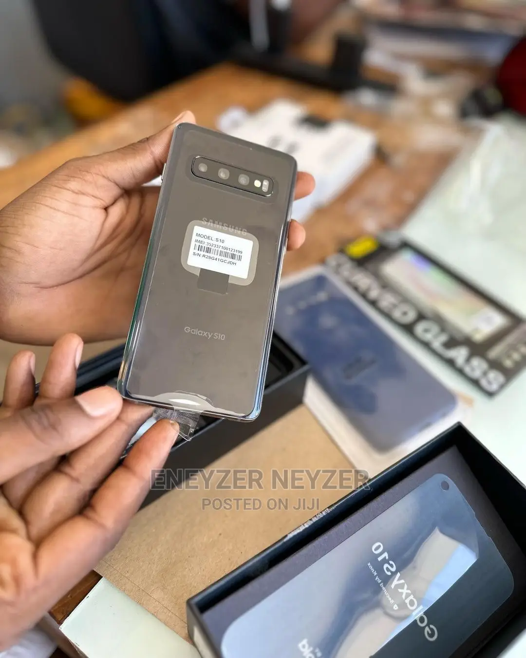 New Samsung Galaxy S10 128 GB Black