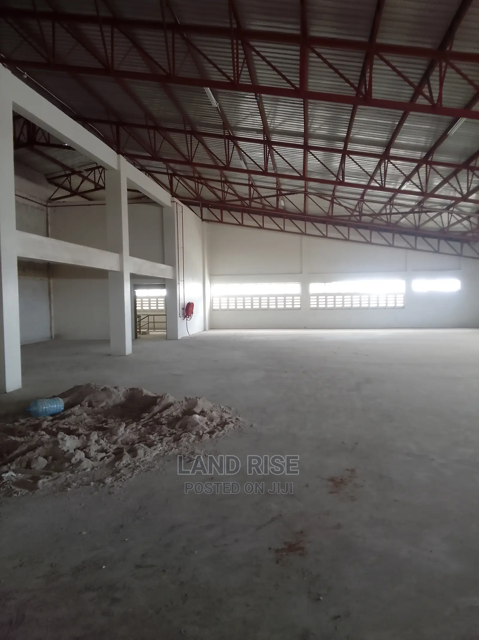 800 Sqm Warehouse