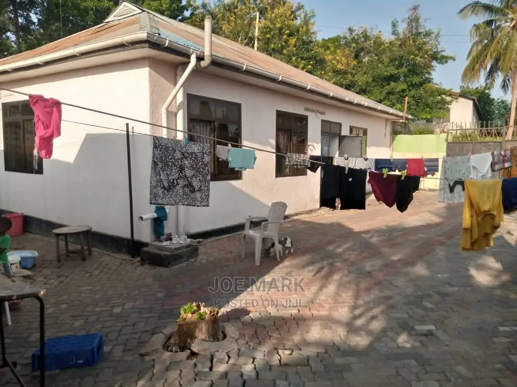 6bdrm House in Mark Real Estate, Kimara for Sale