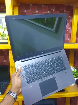 Laptop HP ZBook Studio 8GB Intel Core I7 HDD+SSD 500GB