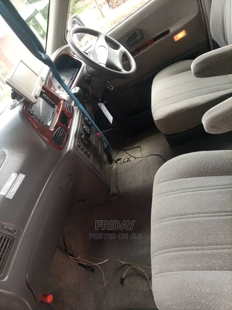 Toyota Noah 2.0 FWD (8 Seater) 2003 Silver
