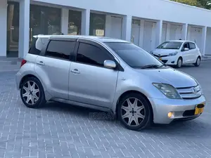 Toyota IST 2005 Silver