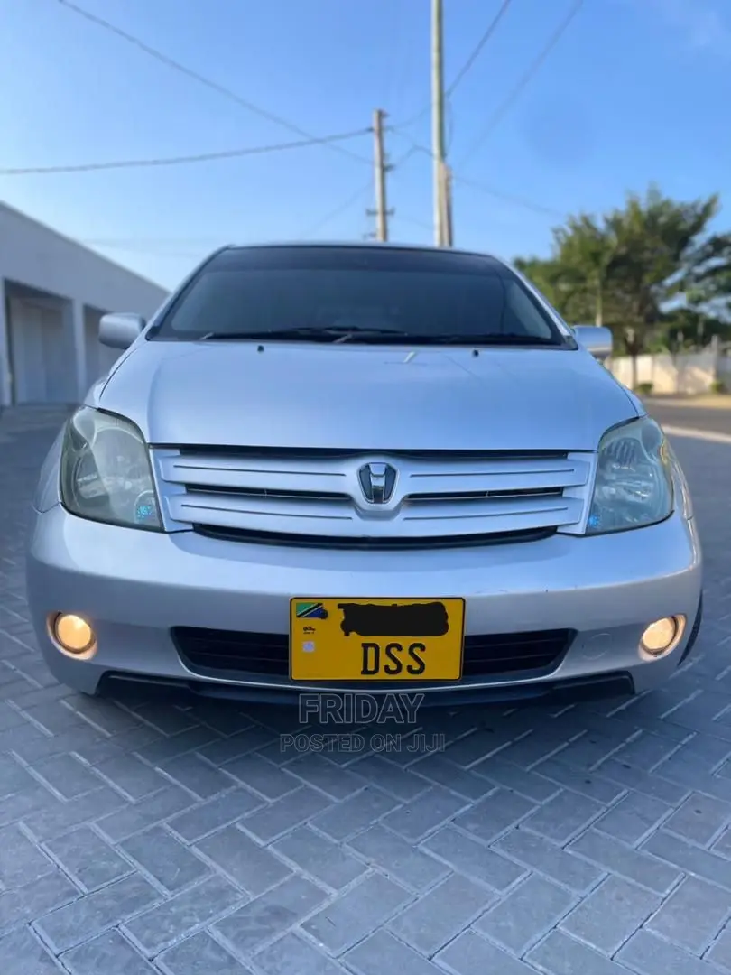 Toyota IST 2005 Silver