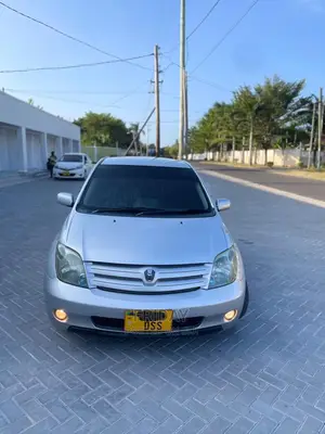 Toyota IST 2005 Silver