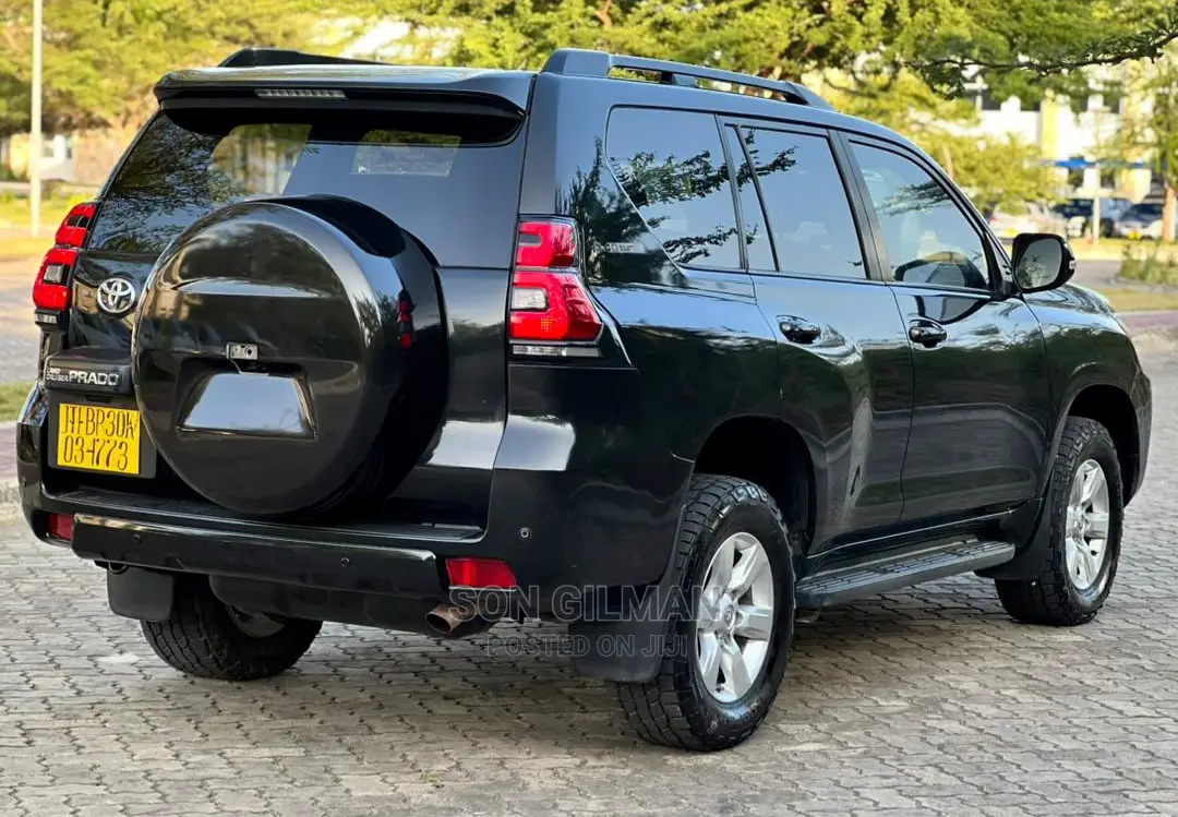 Toyota Land Cruiser Prado 2016 Black