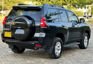 Toyota Land Cruiser Prado 2016 Black
