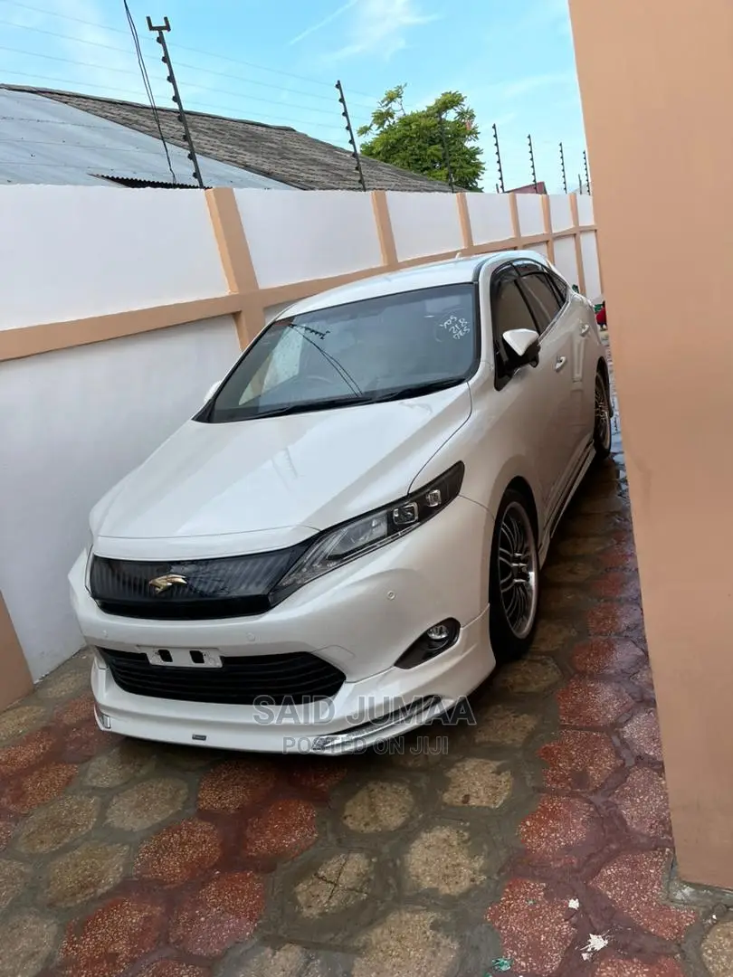 Toyota Harrier 2.5 Hybrid 4WD 2017 White