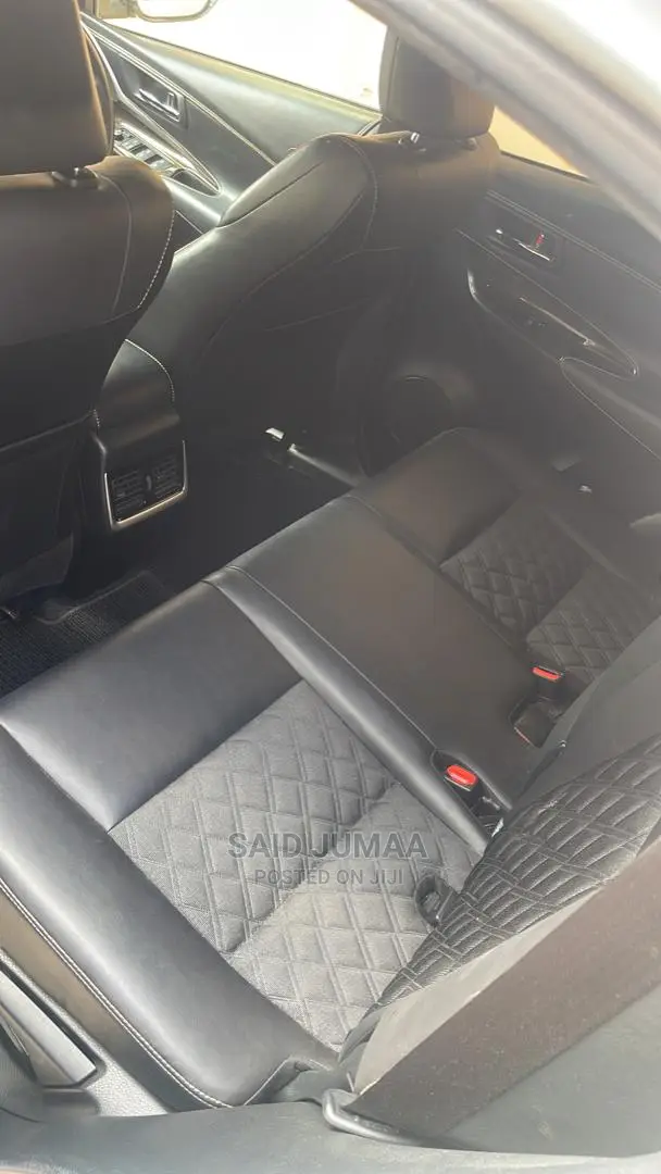 Toyota Harrier 2.5 Hybrid 4WD 2017 White