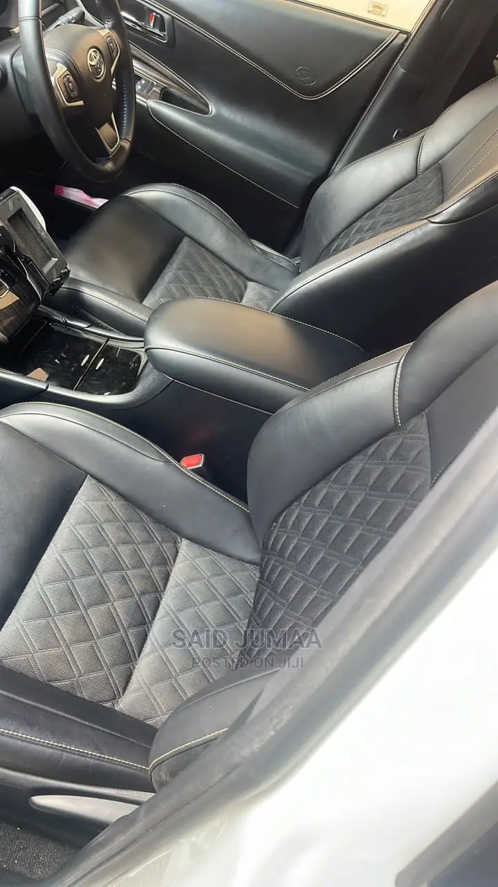 Toyota Harrier 2.5 Hybrid 4WD 2017 White