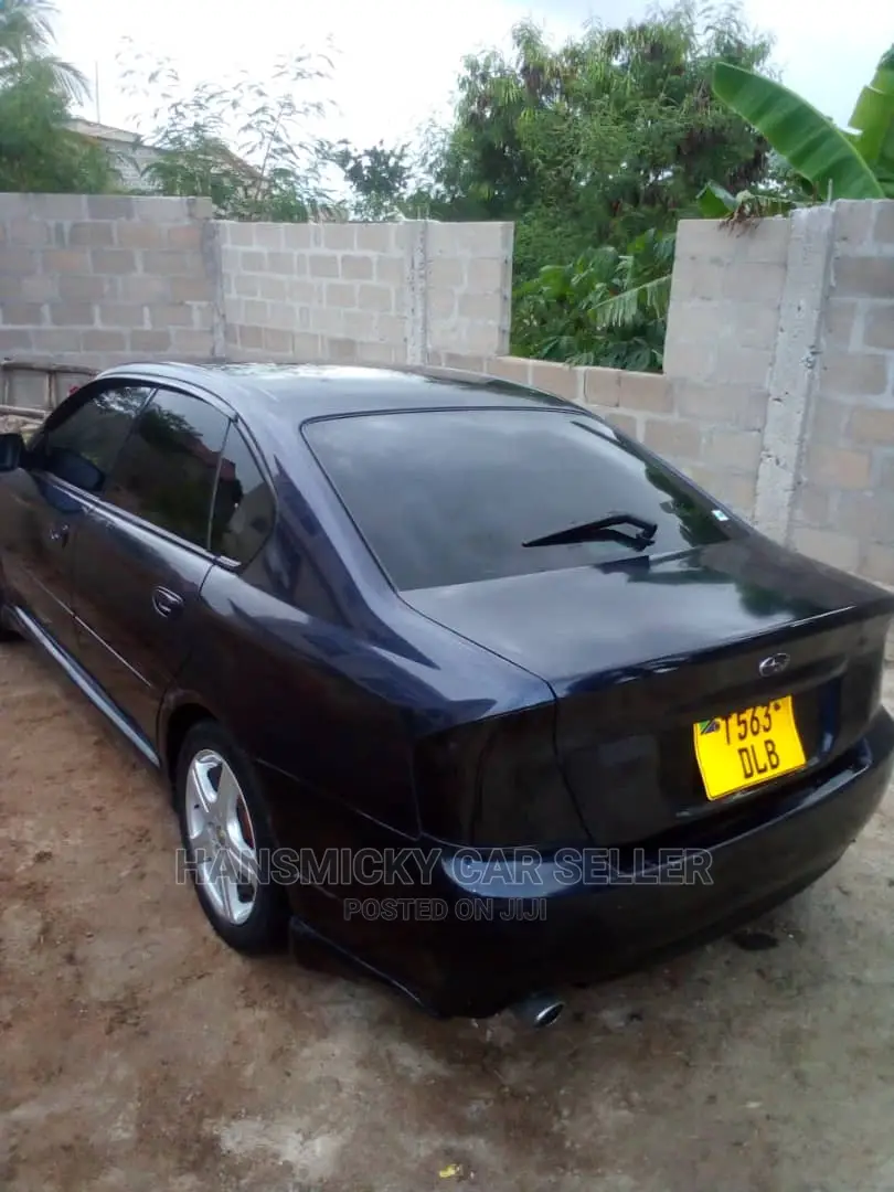 Subaru Legacy 2004 Black