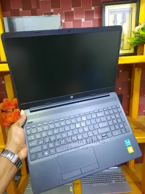 Laptop HP 15-Da2933nia 12GB Intel Core I5 HDD 500GB