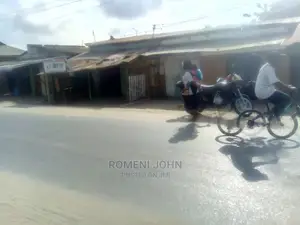Fremu Sita Na Nyumba Ya Vyumba 14 Inauzwa Manzese Jijini DSM