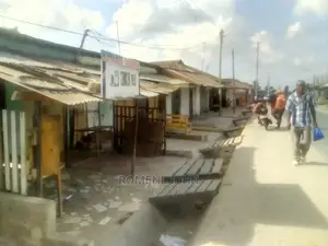 Fremu Sita Na Nyumba Ya Vyumba 14 Inauzwa Manzese Jijini DSM