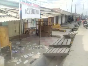 Fremu Sita Na Nyumba Ya Vyumba 14 Inauzwa Manzese Jijini DSM