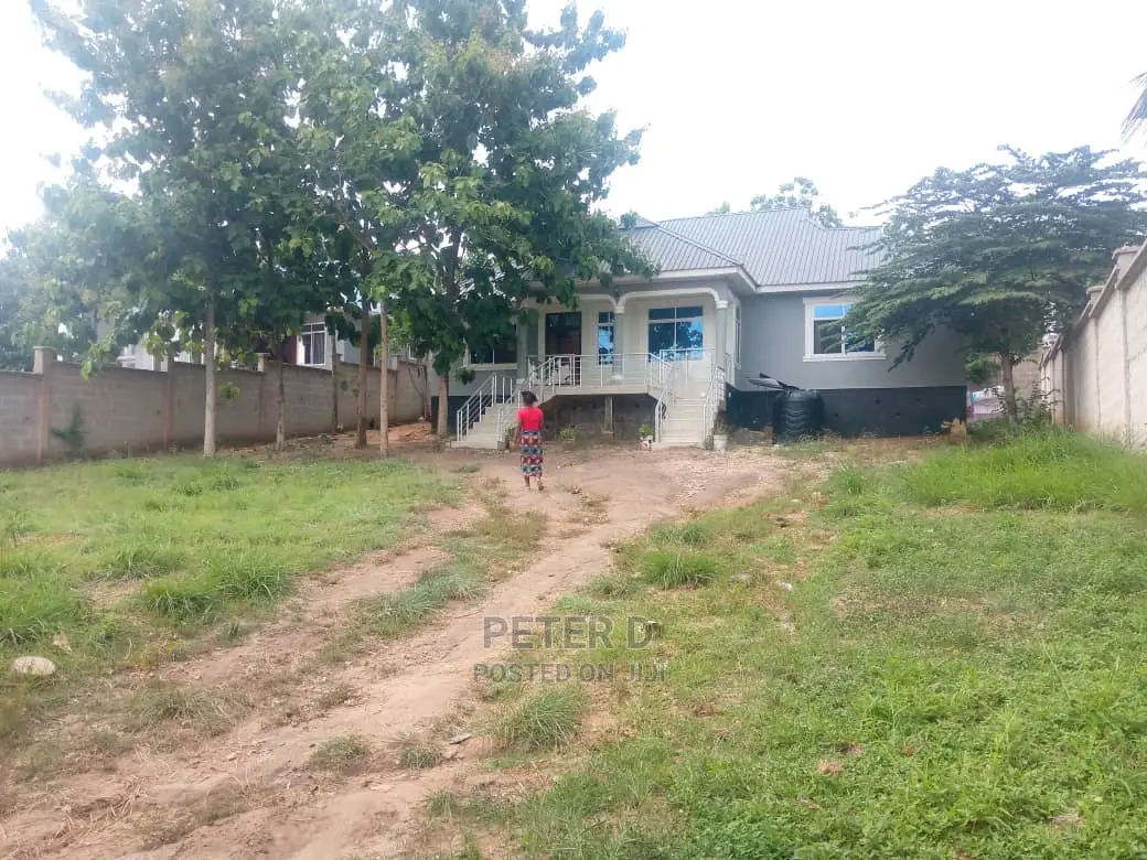 3bdrm House in Goba for Sale