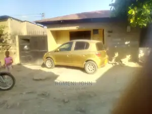 Eneo La Kibiashara Na Makazi Linauzwa Dar Makumbusho.