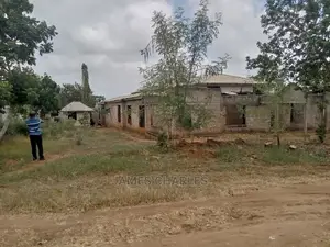 10bdrm House in Mabwepande, Bunju for sale