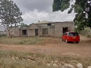 10bdrm House in Mabwepande, Bunju for sale