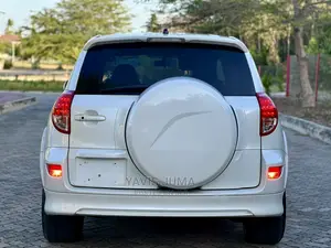 Toyota RAV4 2007 White