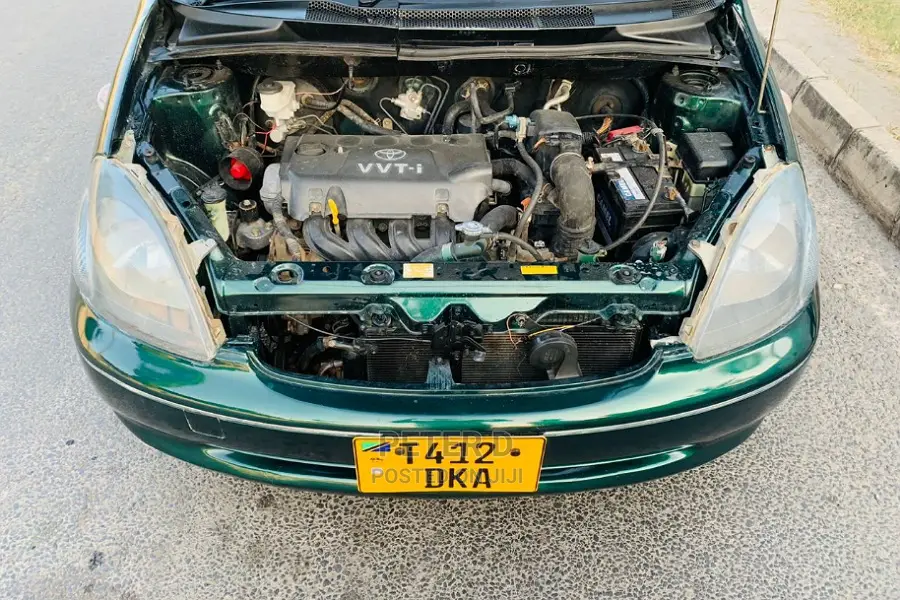 Toyota Vitz 2004 Green