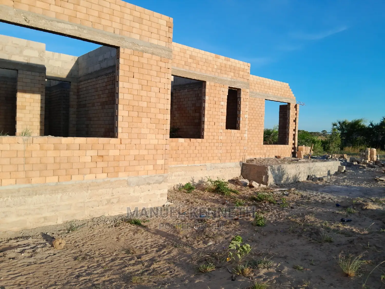 Kigamboni Amani Gomvu Unfinished House for Sale.