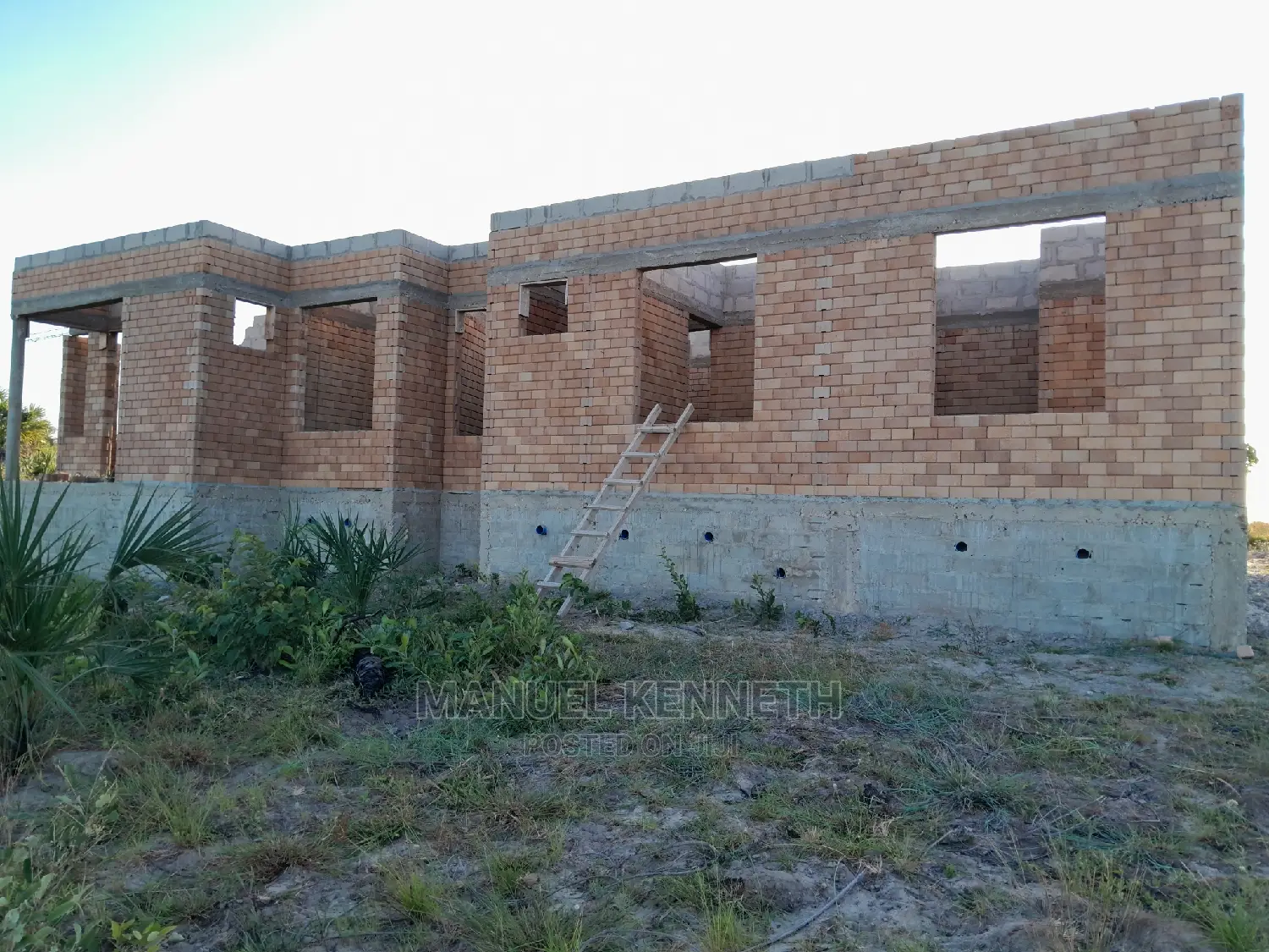 Kigamboni Amani Gomvu Unfinished House for Sale.