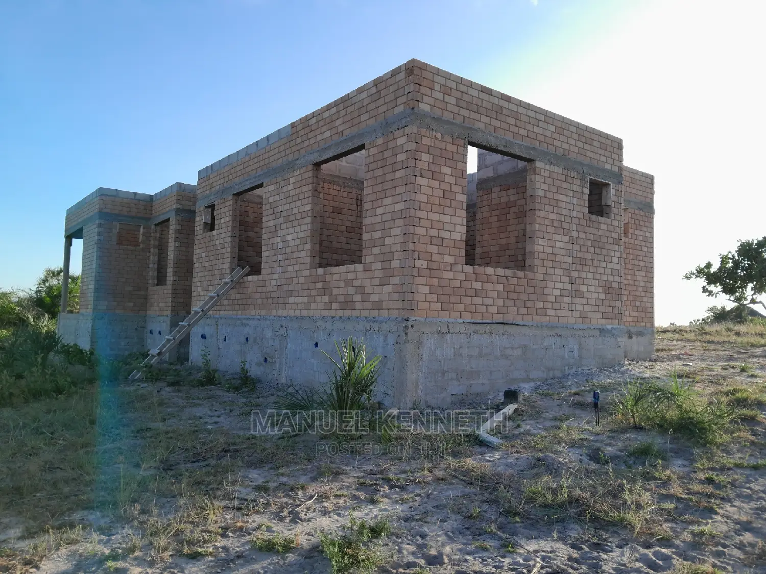 Kigamboni Amani Gomvu Unfinished House for Sale.