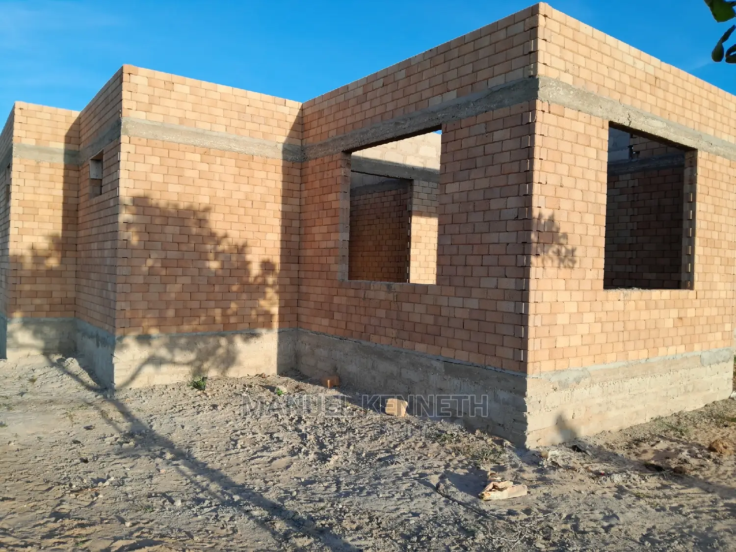 Kigamboni Amani Gomvu Unfinished House for Sale.