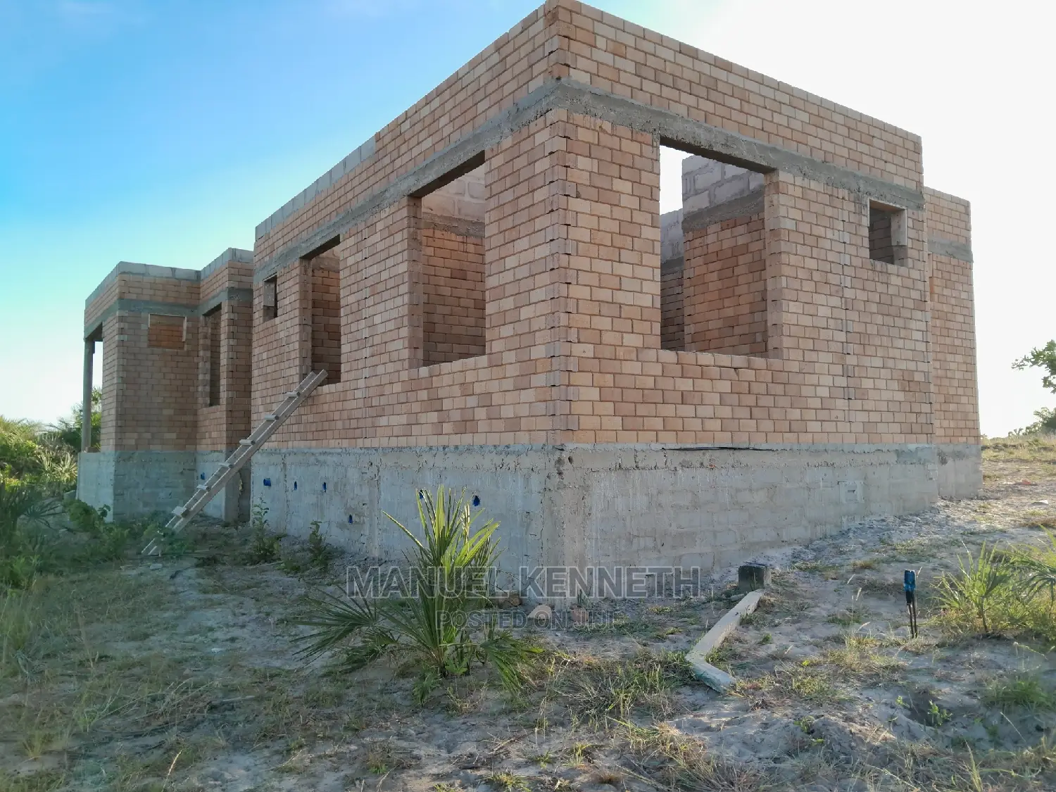 Kigamboni Amani Gomvu Unfinished House for Sale.