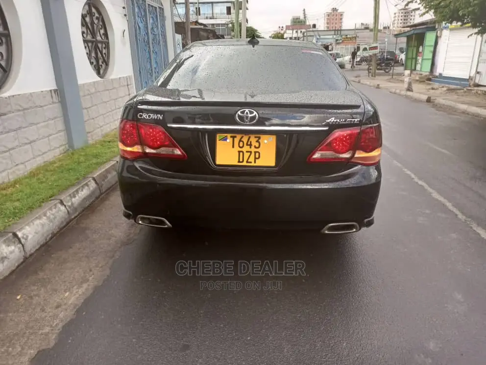 Toyota Crown 2010 Black