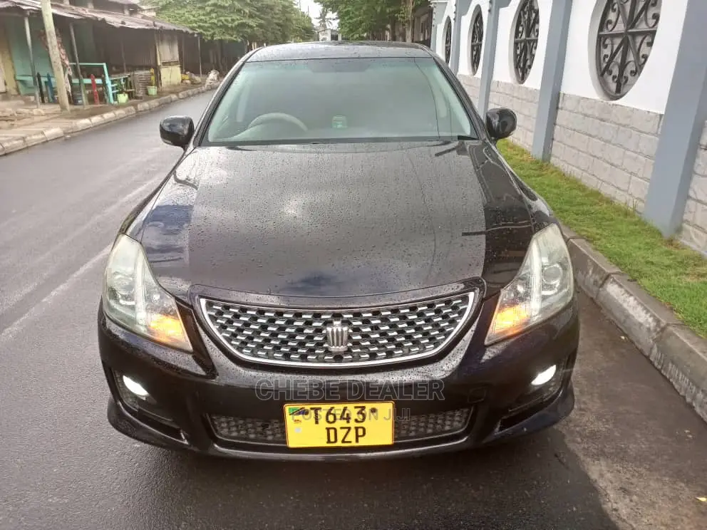 Toyota Crown 2010 Black