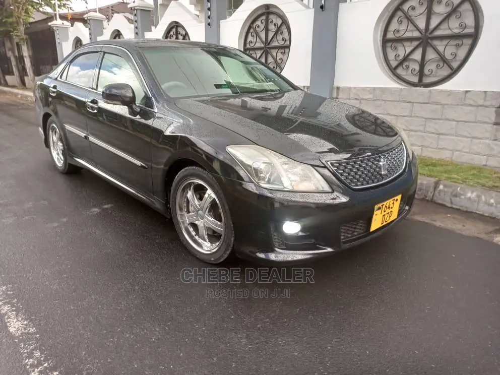 Toyota Crown 2010 Black