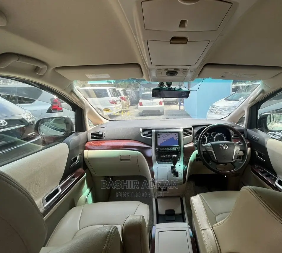 Toyota Alphard 2008 Gold