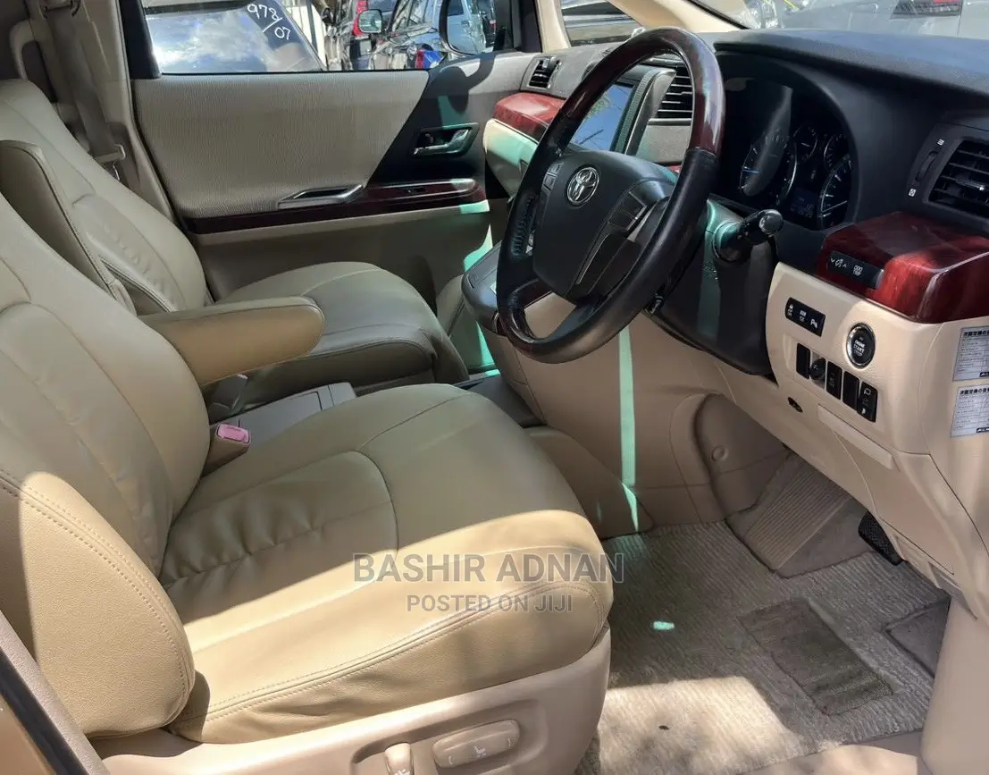 Toyota Alphard 2008 Gold