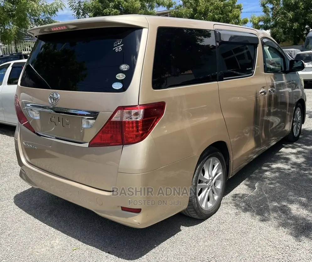 Toyota Alphard 2008 Gold