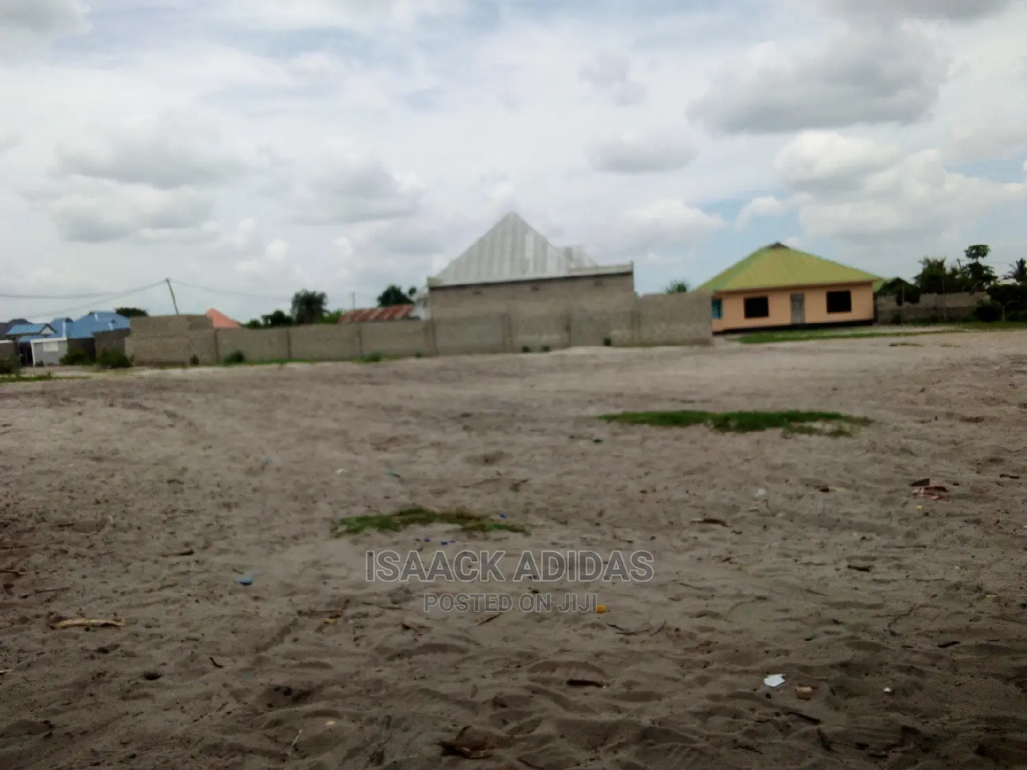 A Very Big Surveyed Plot at Kivule Shule 1300 Sqmt, 35 Mil