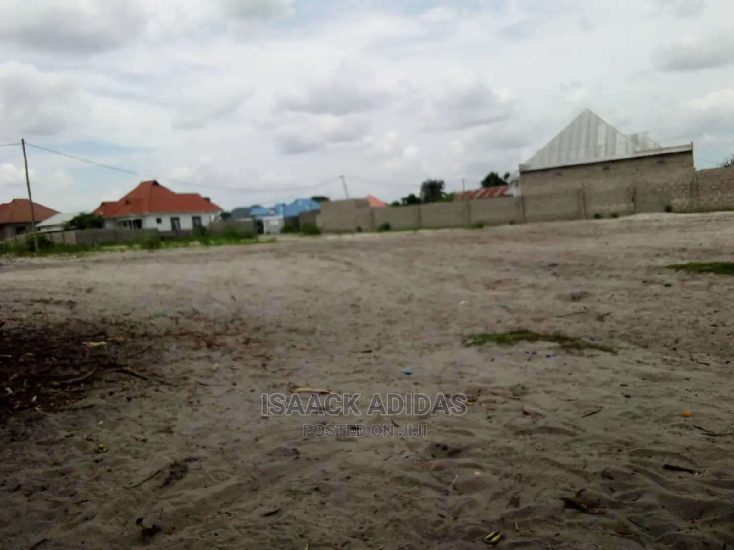 A Very Big Surveyed Plot at Kivule Shule 1300 Sqmt, 35 Mil