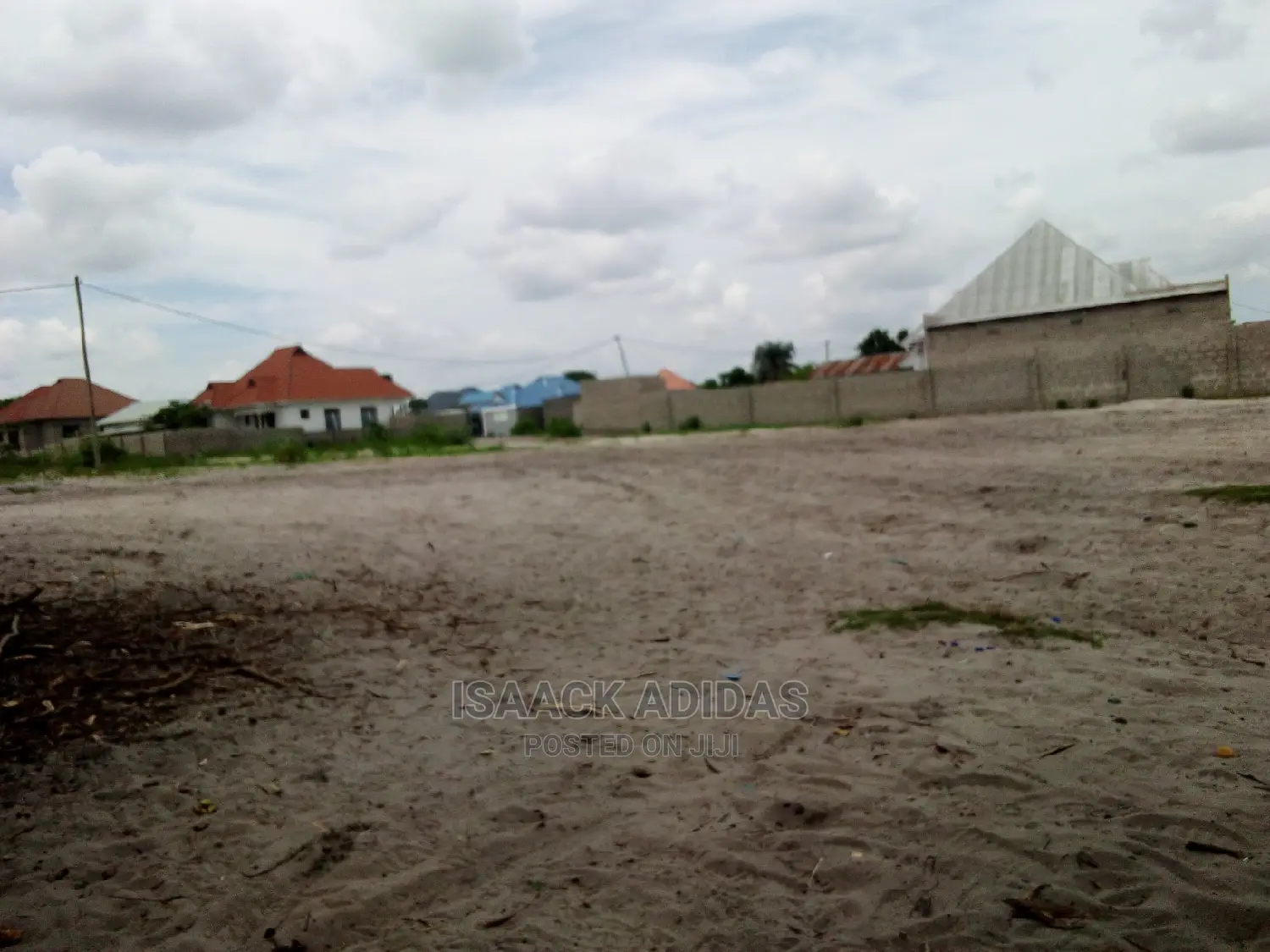 A Very Big Surveyed Plot at Kivule Shule 1300 Sqmt, 35 Mil
